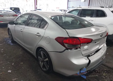 2018 Kia Forte Ex z USA, uszkodzony, nr VIN 3KPFL4A89JE189950